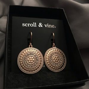 ✨Scroll & Vine Earrings✨